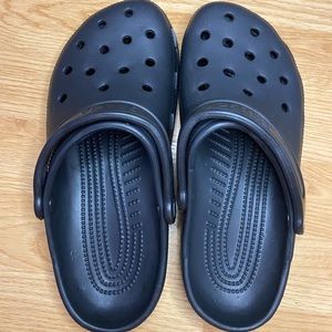 crocs (women's 10)
